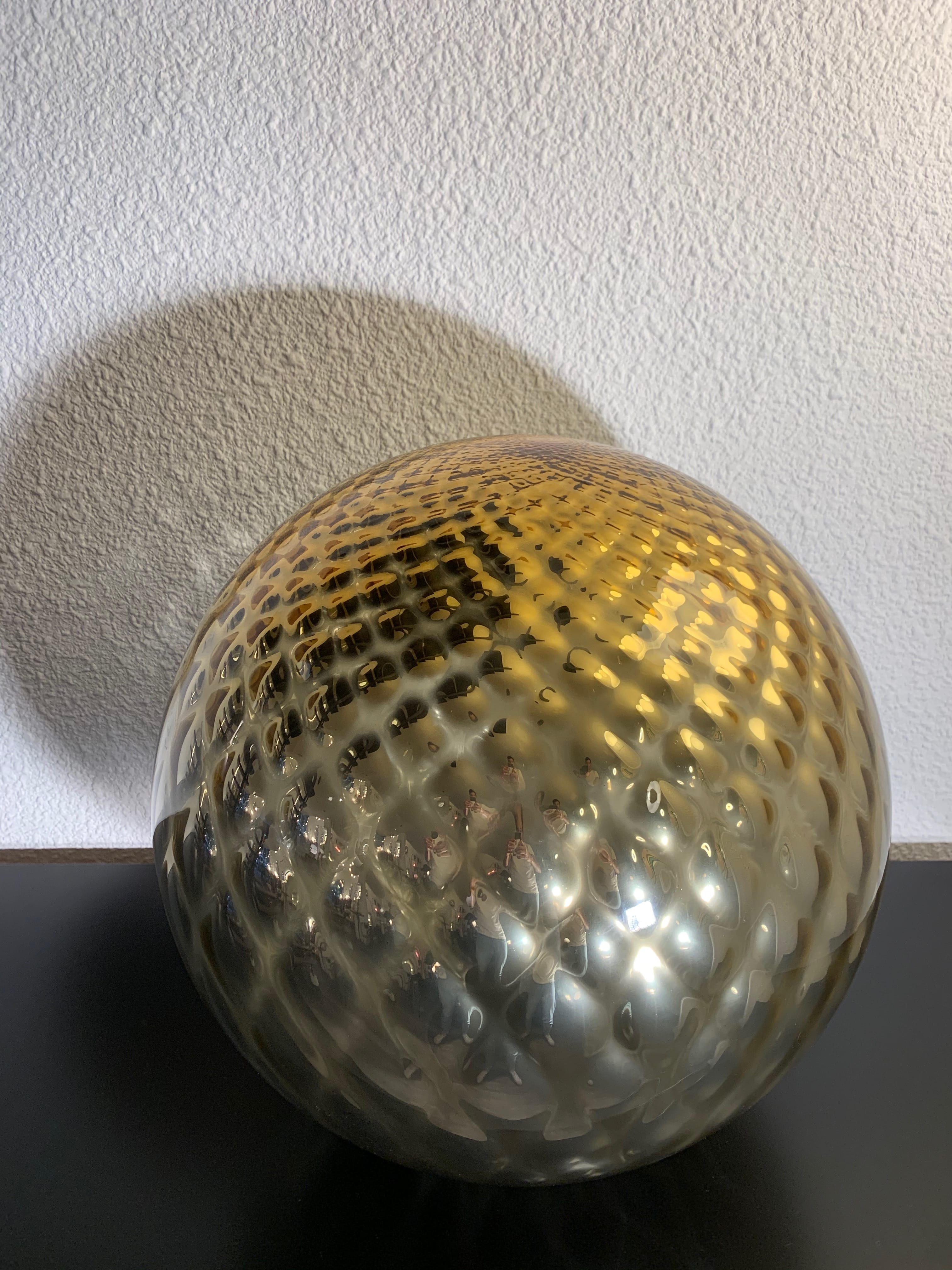 lampe balle de golf verre doré